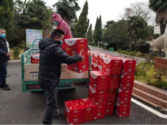 共同战“疫”，香飘飘人在行动